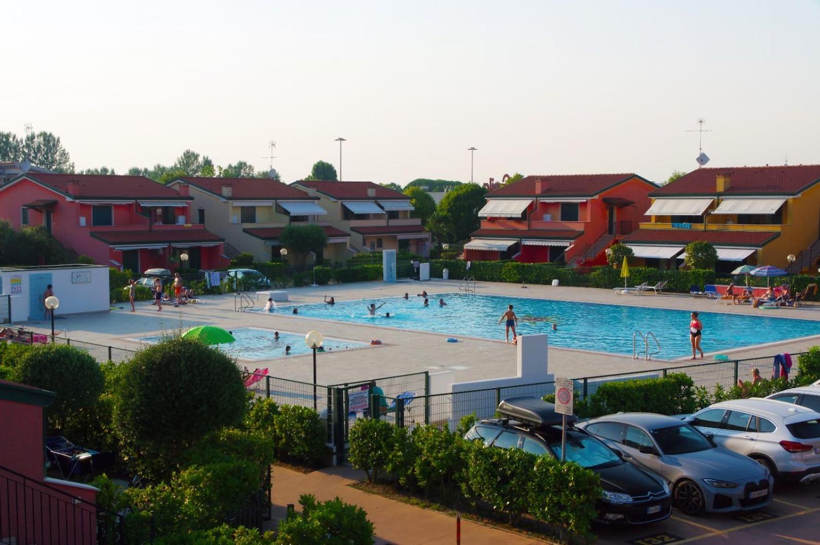 Aqua Marina Family Village 4 S - Daily Tidying - Cocktailsbar- Pet Friendly - With Hypermarket - Delivery Restaurant-pizzeria - Breakfast With Supplement - Ultra Fast Wi-fi - Play Area For Children - Olympic Swimming Pool - Pa 4*
