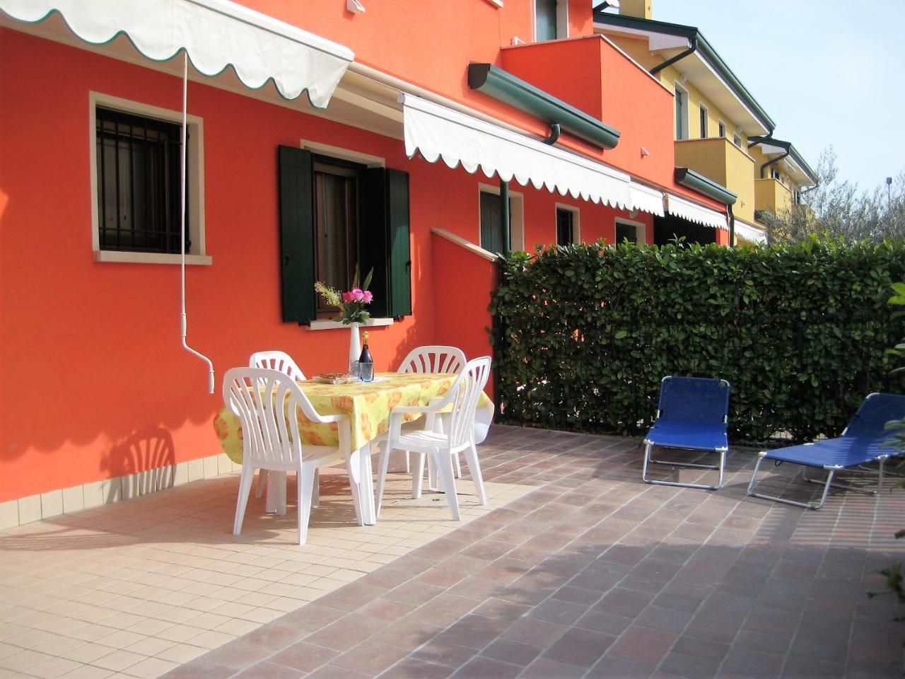 Villaggio Dei Fiori Aparthotel