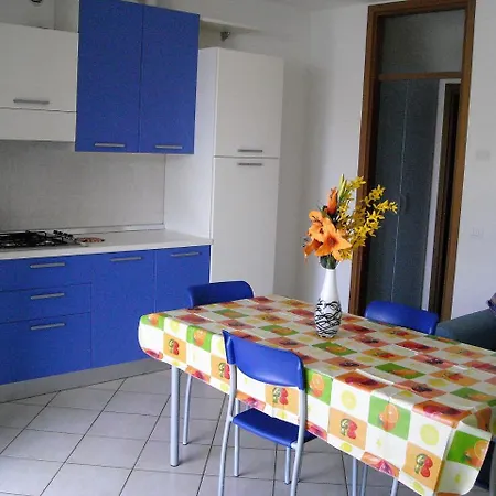 Hotel Apartments Villaggio Dei Fiori Extra Luxury 4 Stars - Great Family Resort - Petz Friendly - With Hypermarket - Delivery Restaurant-Pizzeria - Room Breakfast With Supplement - Ultra Fast Wi-Fi - Parking Adjacent To The Room - With Mechanical Wor Caorle Extérieur photo